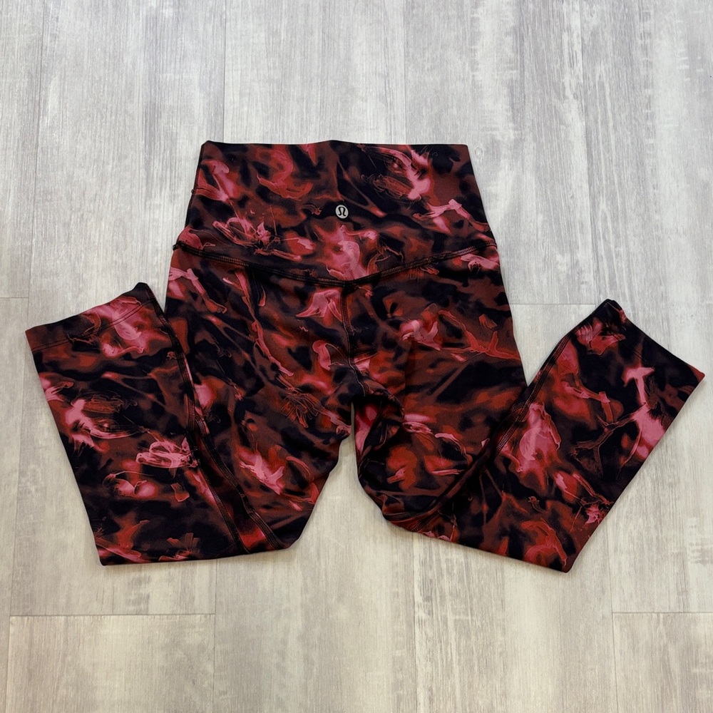 lululemon athletica Black and Pink Swirl print Legging Ankle Size 4